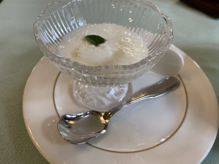 プレーンヨーグルト・グラノーラ