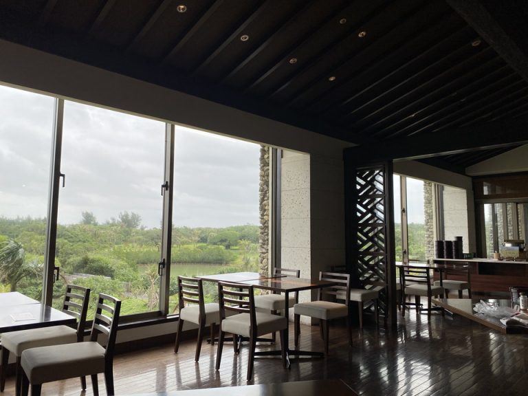 朝食会場・薪を使って釜で炊いたこだわりの朝食(6)