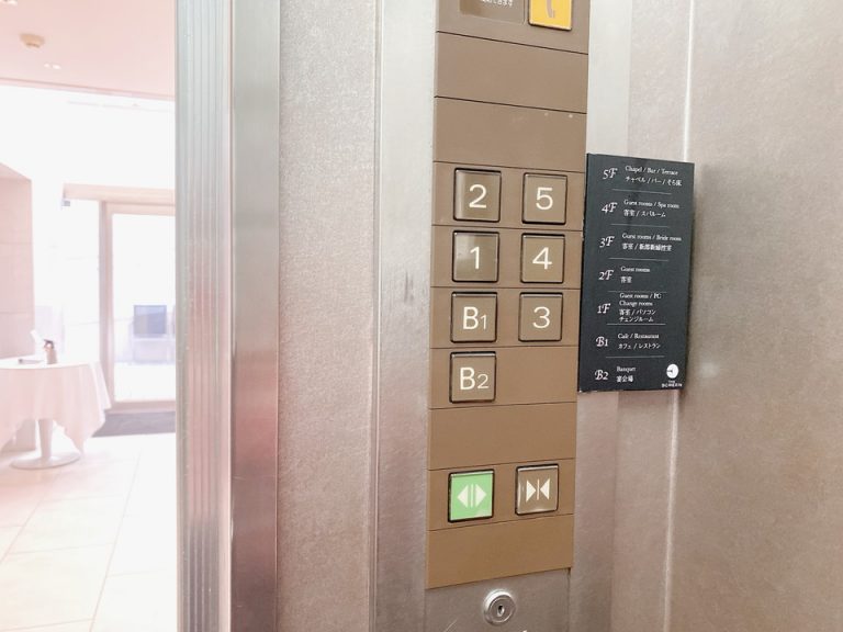 エレベーター階数ボタン