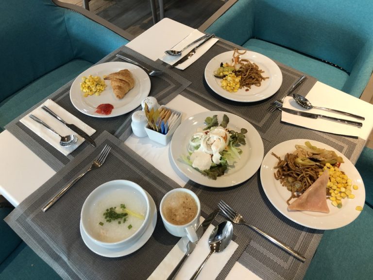 朝食