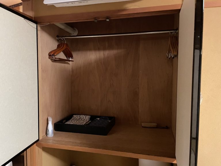 クローゼット(中身)