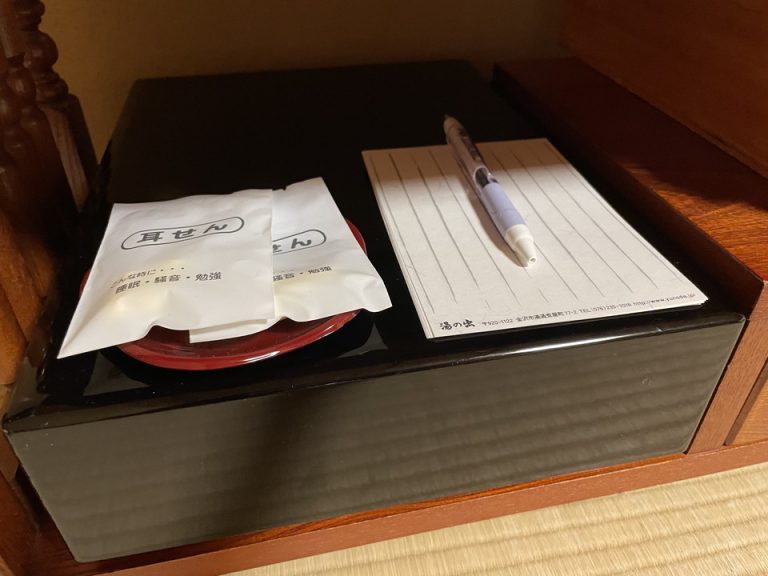 耳せん・メモ帳・ボールペン