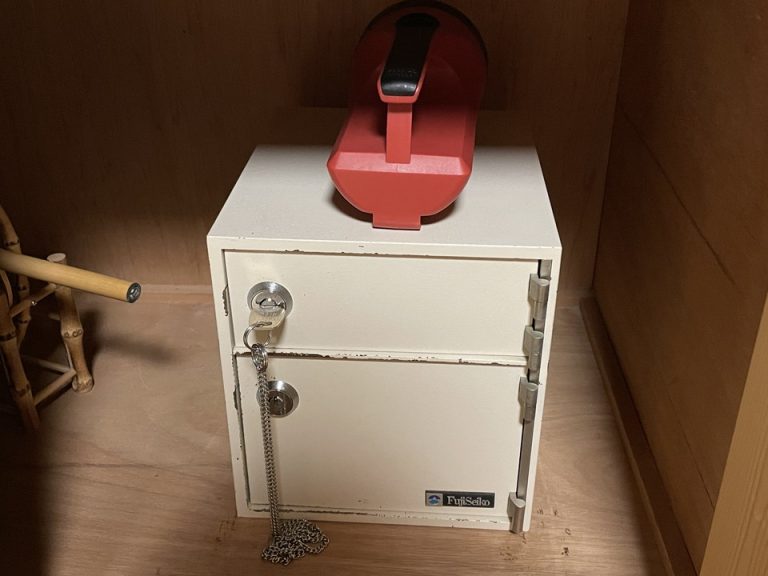 金庫・懐中電灯