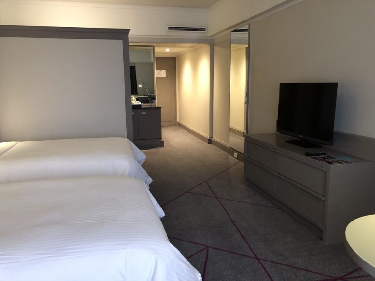 客室全体窓側方向
