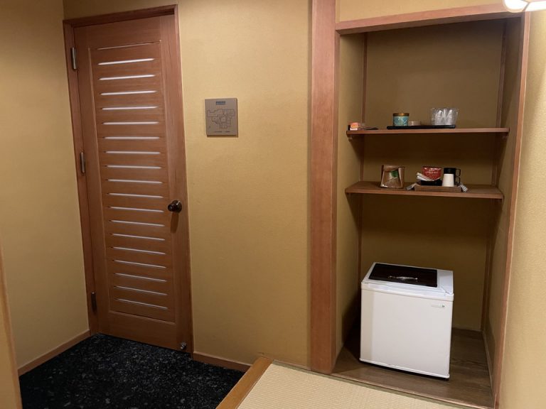 客室入口(内側)