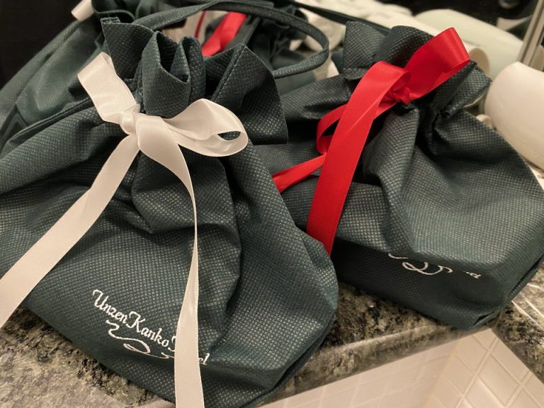 ホテルオリジナルアメニティポーチ(3)