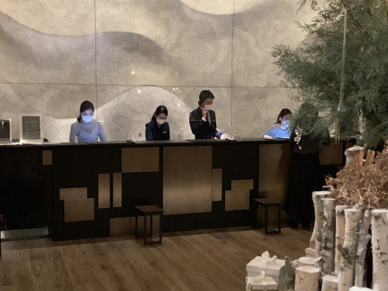 フロントカウンター