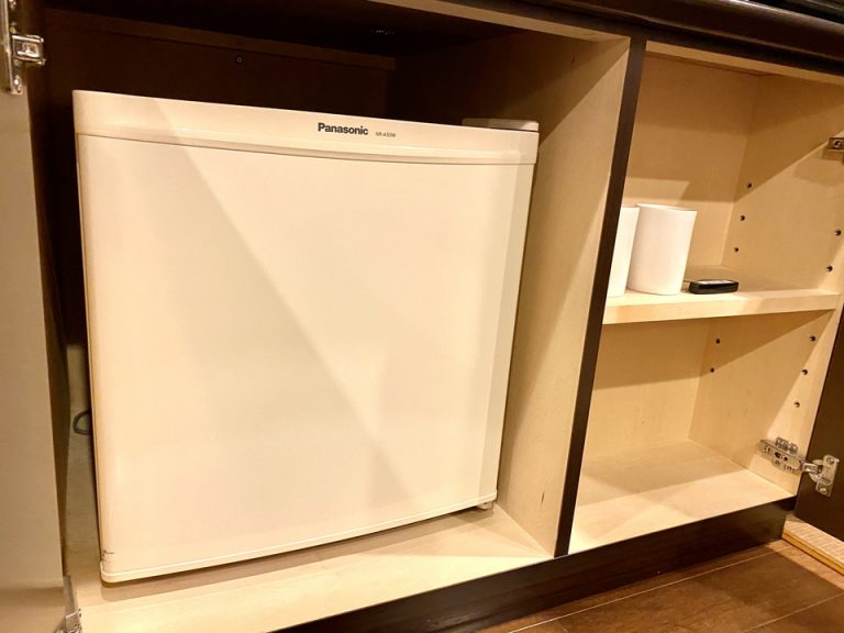 冷蔵庫(閉じた状態)