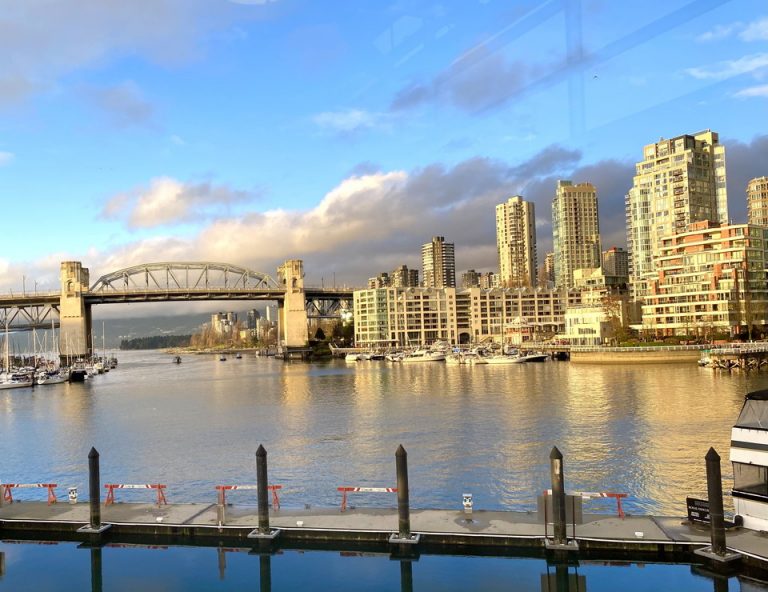 観光スポット(Granville island)