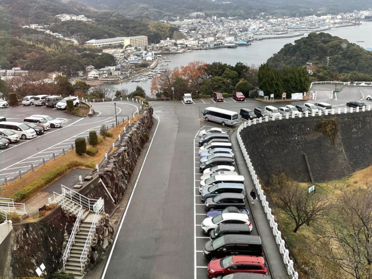 部屋から見た駐車場の様子