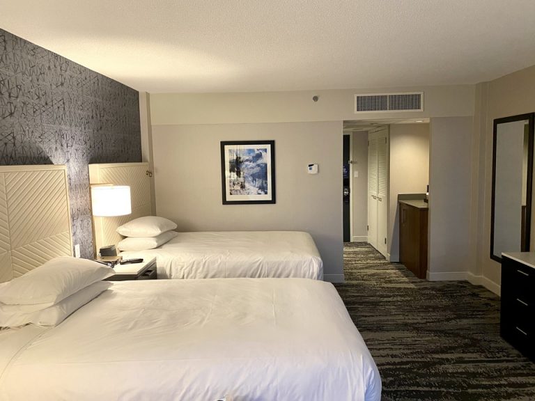 客室全体(入口方向)