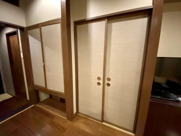 クローゼット外観(閉じた状態)