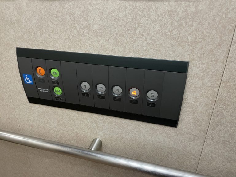 エレベーター(内部)(2)