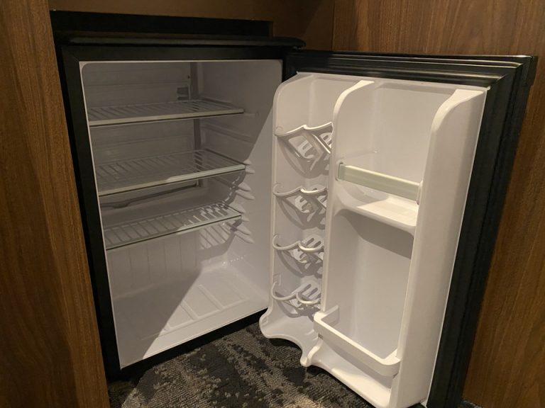 冷蔵庫(開けた状態)