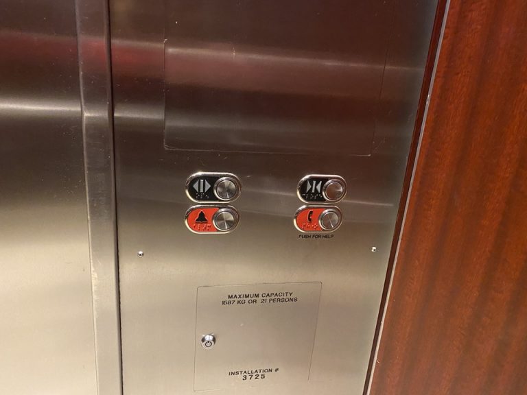 エレベーター階数ボタン