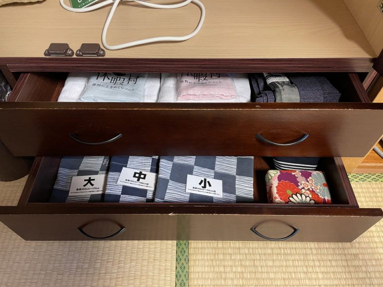 クローゼット(引き出し)(1)