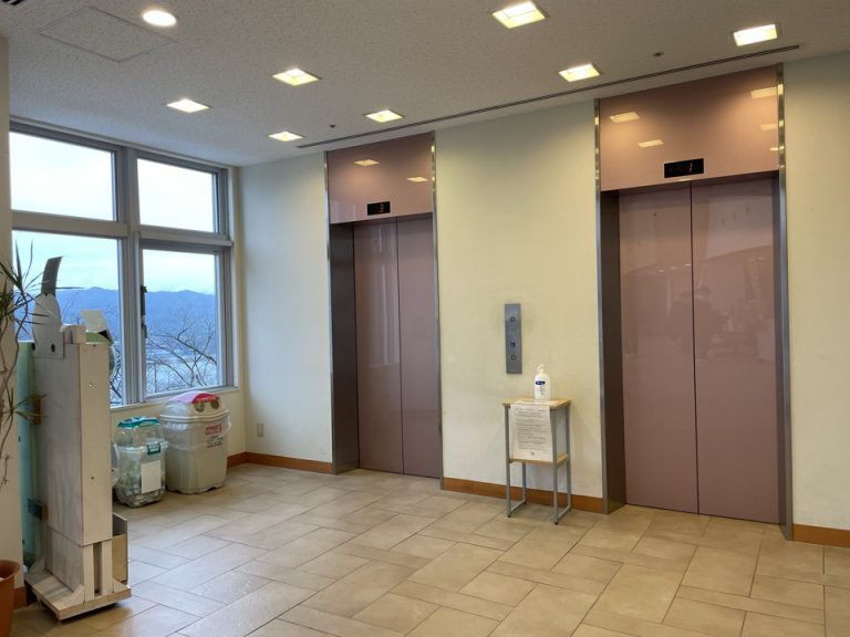 1階エレベーターホール
