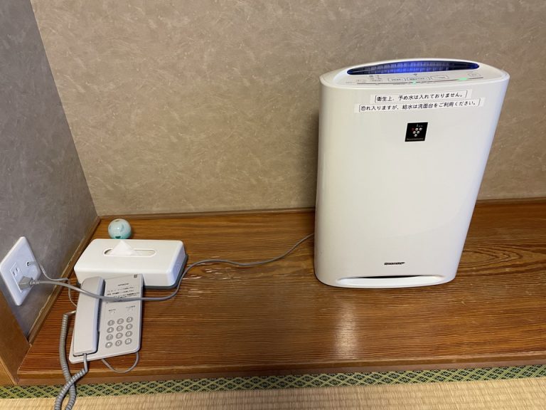 空気清浄機・内線・ティッシュ