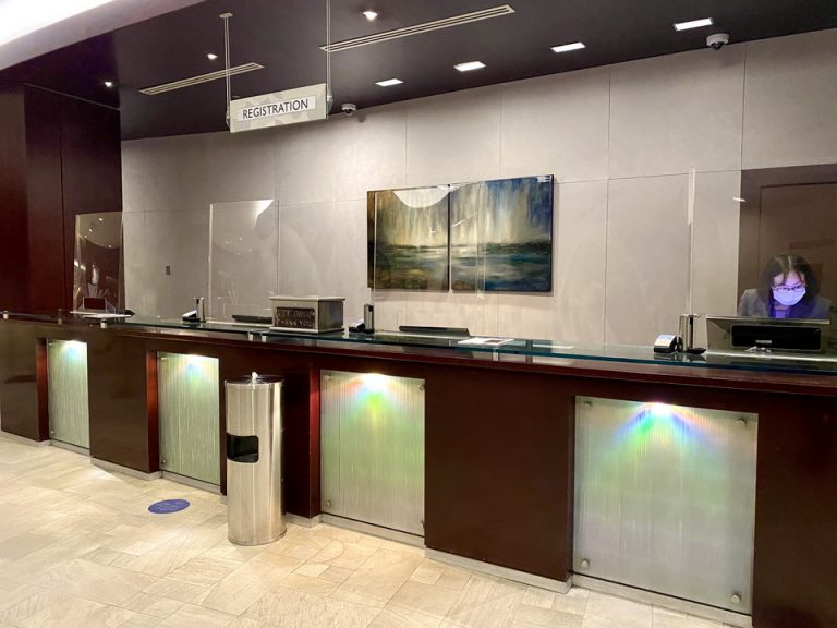 フロントカウンター