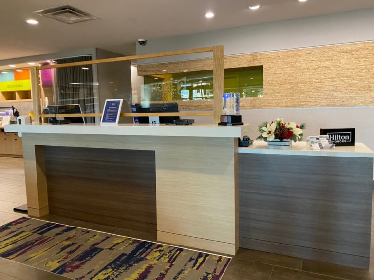 フロントカウンター