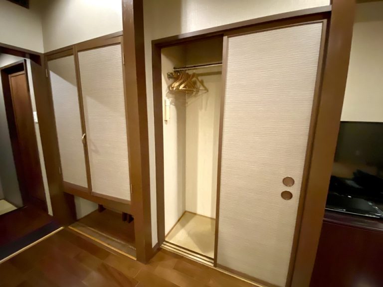 クローゼット外観(開けた状態)