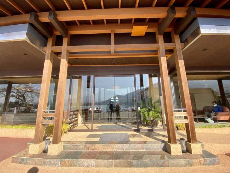 エントランス外観