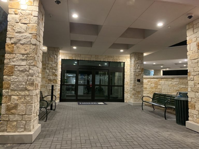 エントランス外観