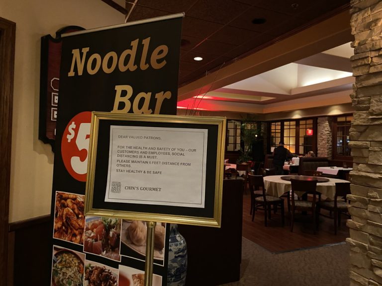 ホテルの斜め前に中華料理店があり持ち帰りを注文しました