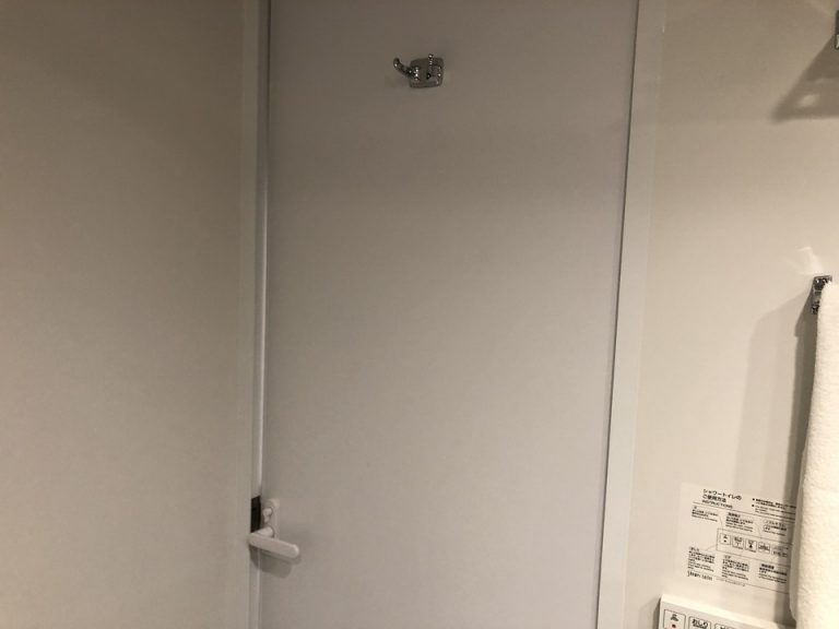 バスルーム内から入口