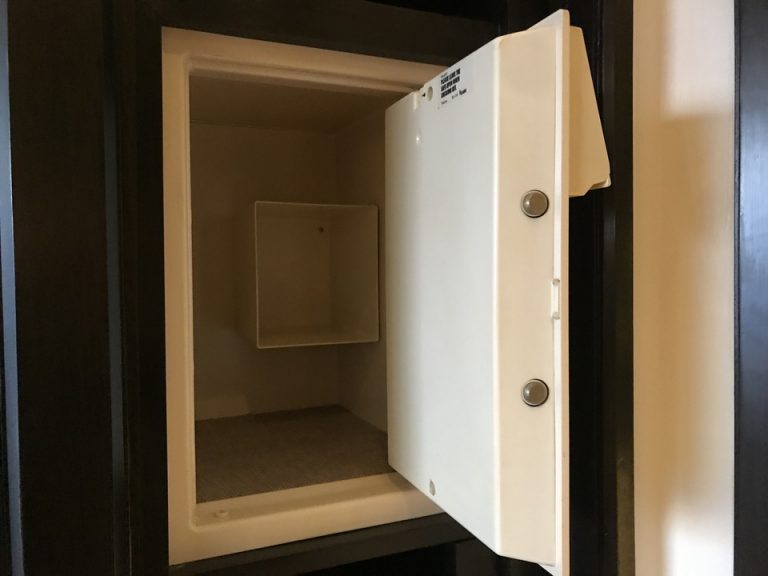 セーフティーボックス(開けた状態)