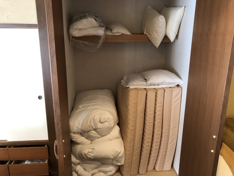 客室内クローゼット(追加の布団セット)です。(1)