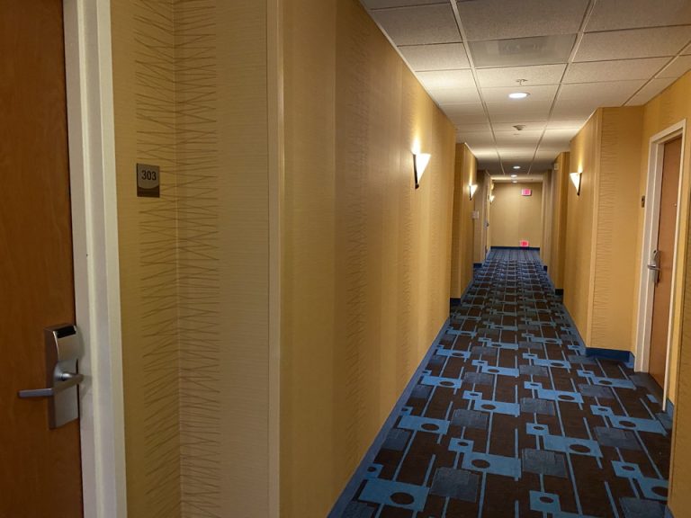 宿泊部屋前通路