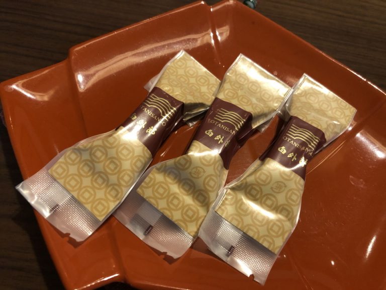 ダイニングのアメニティです。(お茶菓子)(1)