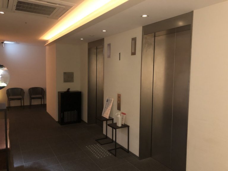 エレベーターホールフロント階