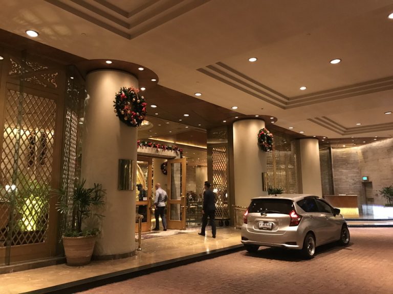 エントランス外観(1)