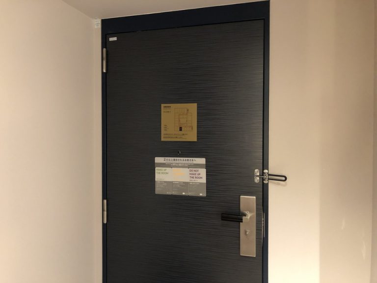 客室入口内観ドア