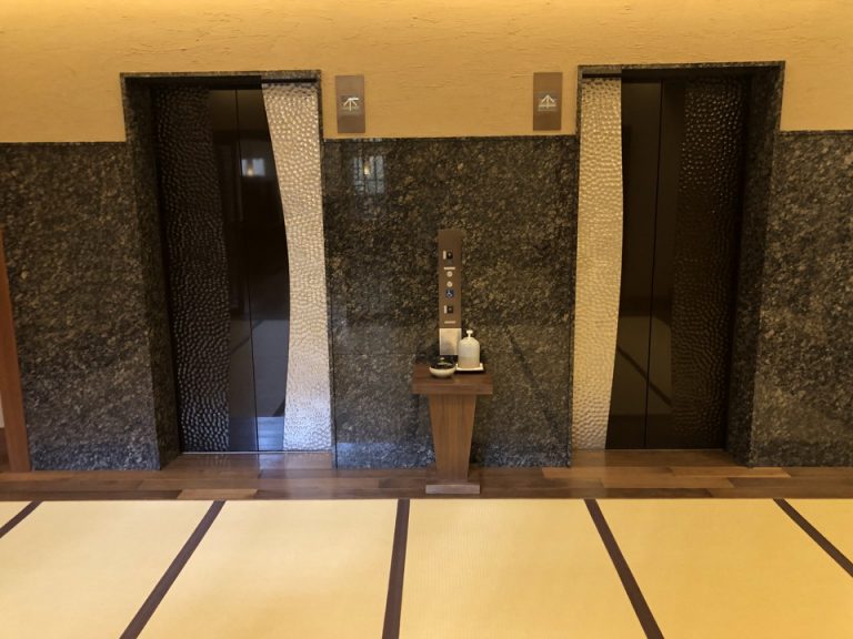 1Fエレベーターホールです。