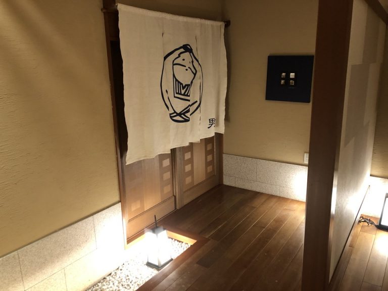 露天風呂入り口です。