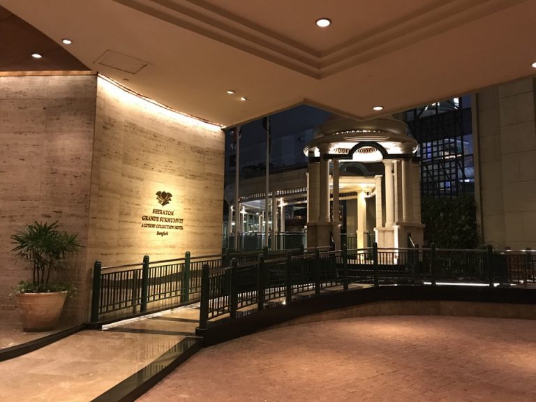 エントランス外