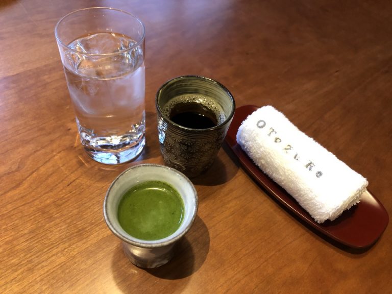 朝食和膳の食前ほうれん草のスープです。(1)