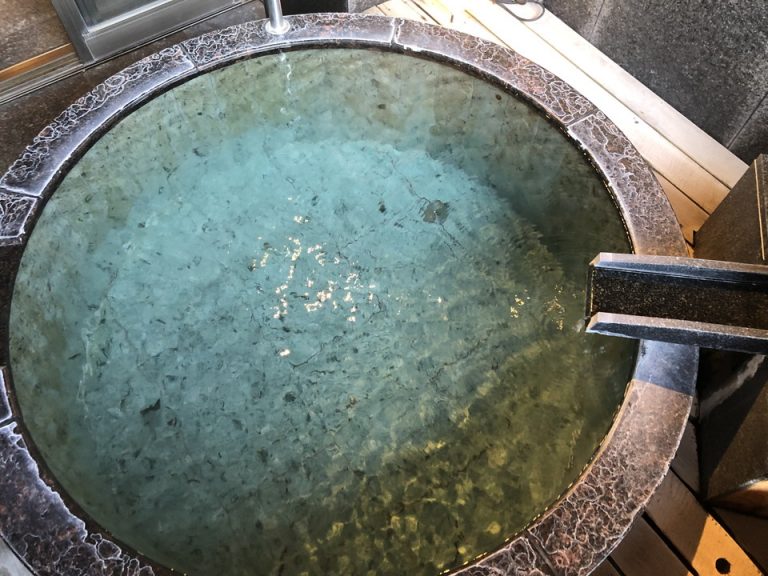 客室の露天風呂です。(1)