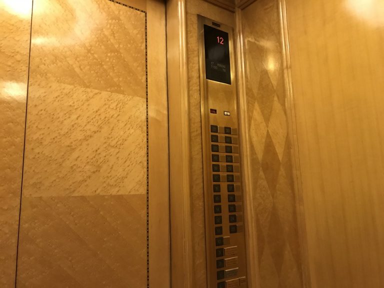 エレベーター階数ボタン(2)