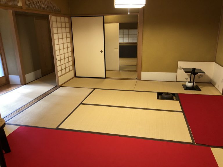 茶房内部です。抹茶を立てて下さいます。