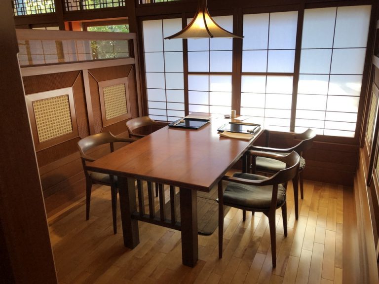 ダイニングの個室です。(4名用)(2)