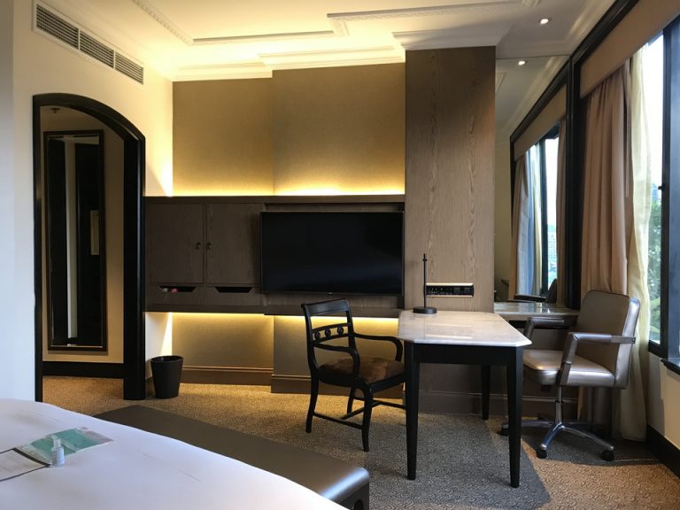 客室全体(入口方向)(3)