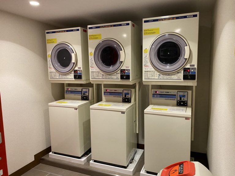 ホテル1階 コインランドリー 自動販売機 製氷機(1)