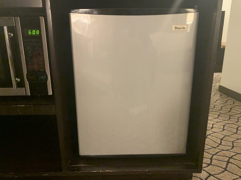 冷蔵庫(閉じた状態)