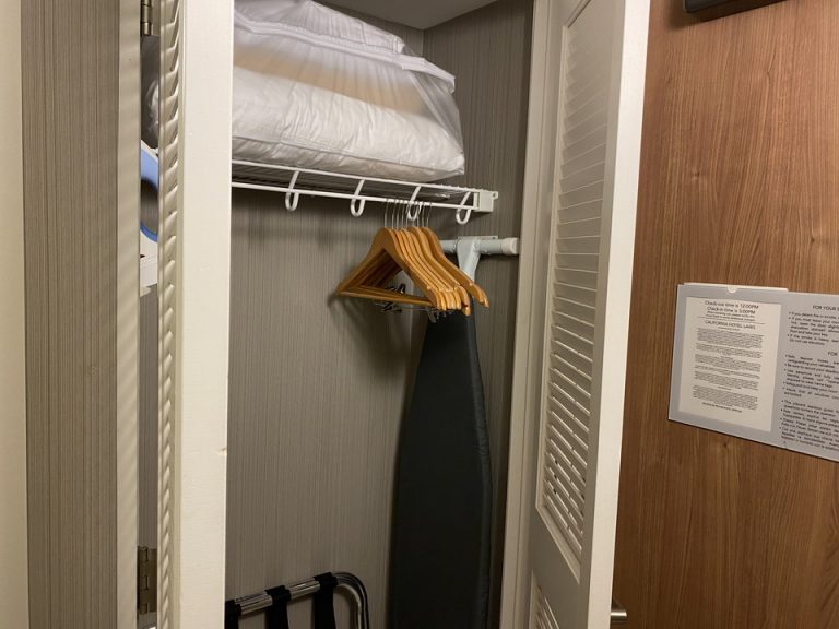 クローゼット内