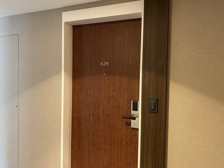 入り口ドア外観