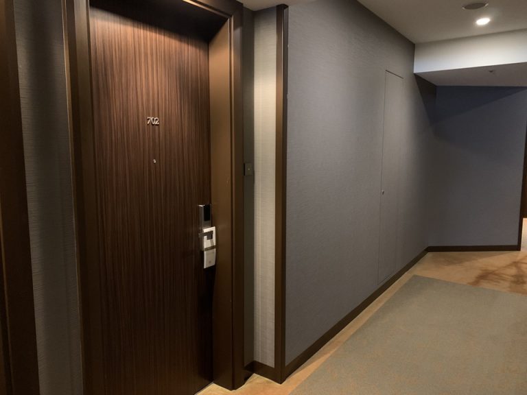 部屋前 廊下
